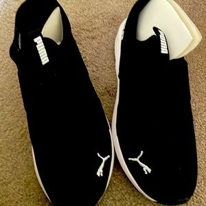 Brand New, Never Warn Puma Slide Ons